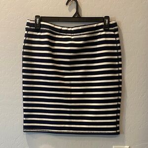 Old Navy Striped Pencil Skirt in Navy and White